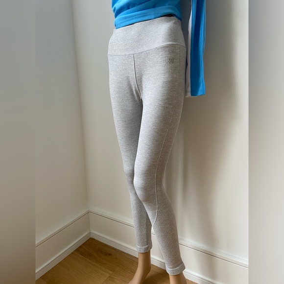 Fila Fitness Jersey top and Forever 21 leggings - Picture 4 of 8